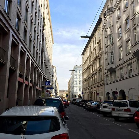 Heart Of Vienna "Opera House" Studio Εξωτερικό φωτογραφία