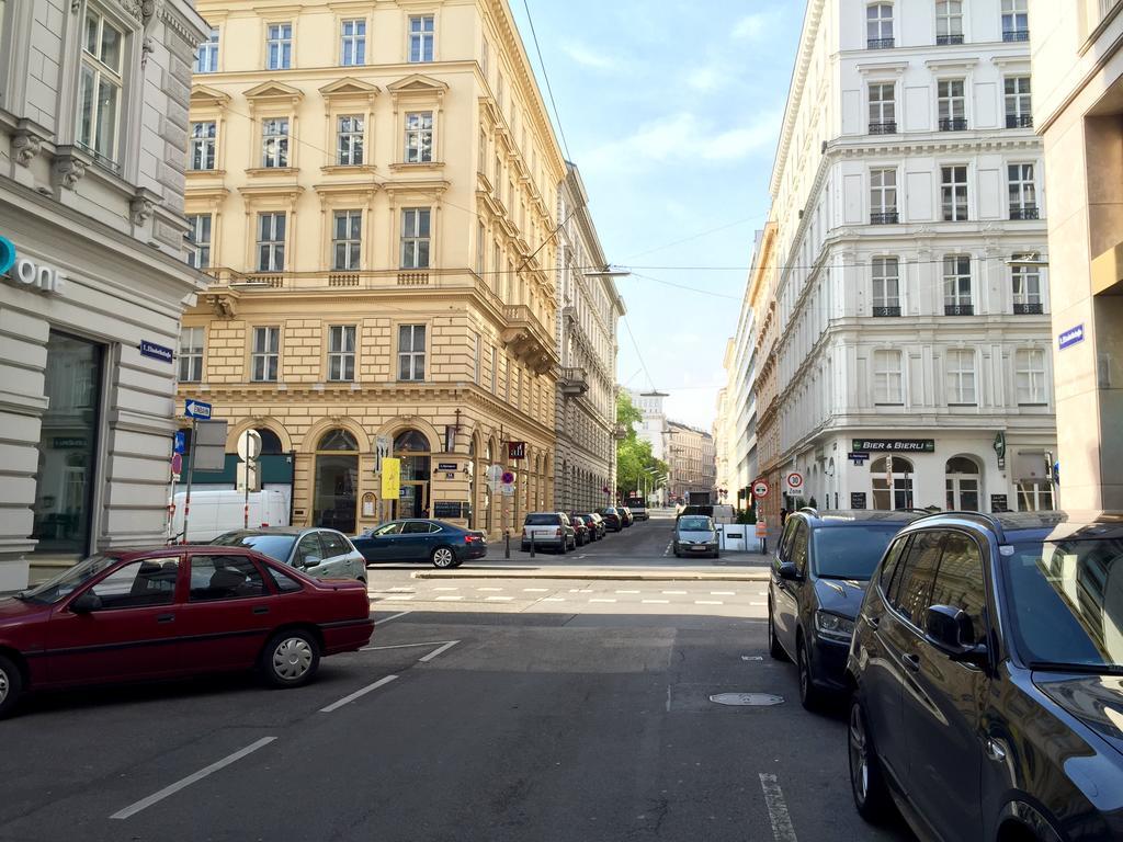 Heart Of Vienna "Opera House" Studio Εξωτερικό φωτογραφία
